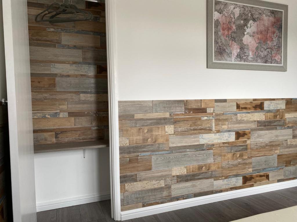 Gatwick Deluxe En-Suite Rooms هورلي المظهر الخارجي الصورة