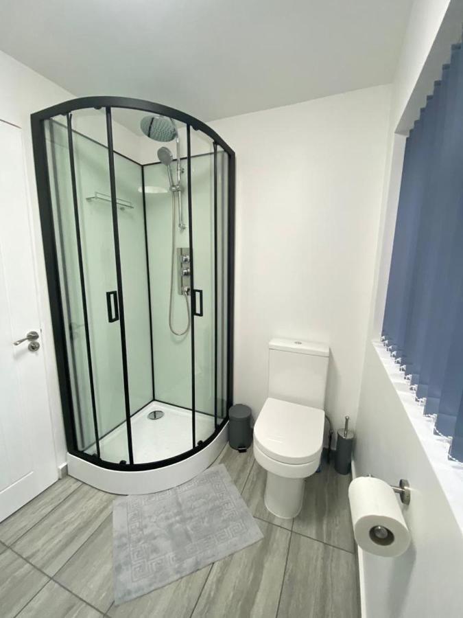 Gatwick Deluxe En-Suite Rooms هورلي المظهر الخارجي الصورة